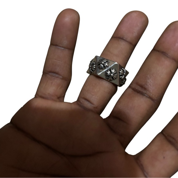 CHROME HEARTS HEXAGRAM RING - Picture 2 of 5